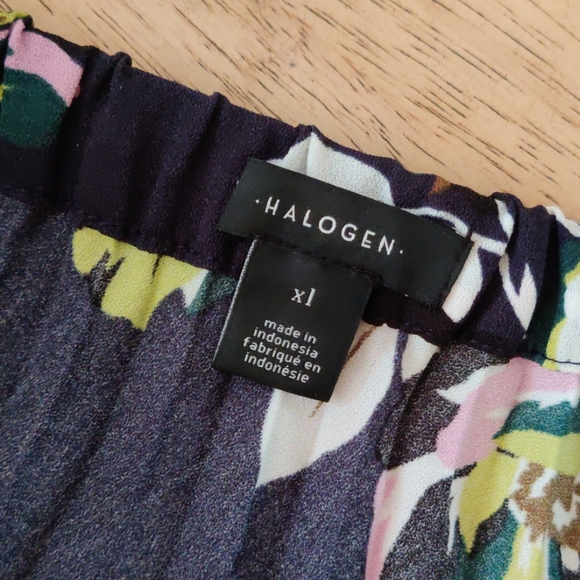 New Arrival Navy Manon Floral Pleated MIDI Skirt D9 - Picture 5 of 6